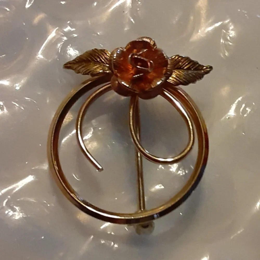 Round Gold-tone Rose Brooch